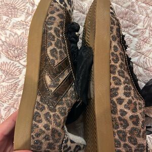 Very G Leopard Print Sneakers size 7